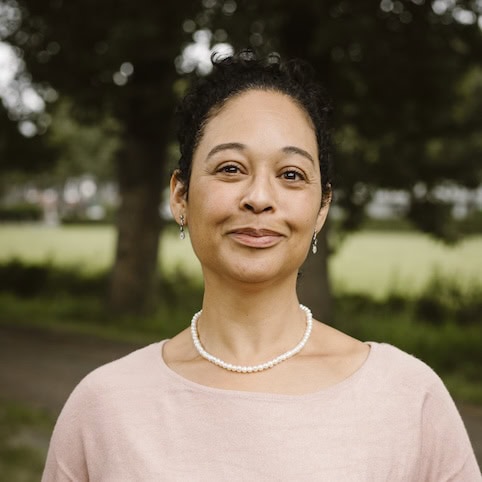 Denise - dans- en bewegingstherapeut en systeemtherapeut in opleiding bij Praktijk Roets